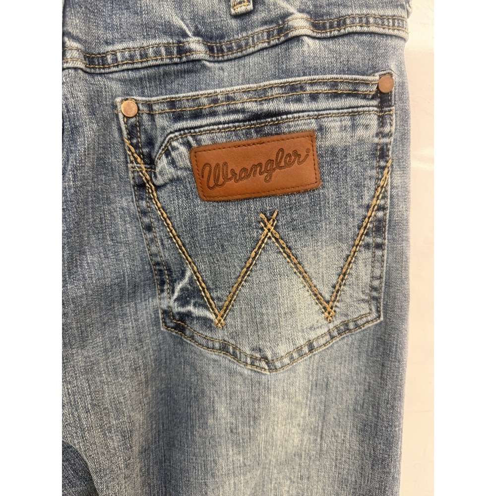 Wrangler Men's Retro Relaxed Denim 34x32 Boot Cut Cowboy Cut Western Rancher